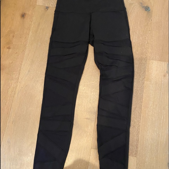 Lululemon Black Mesh Wunder Under Black Leggings - Picture 2 of 5